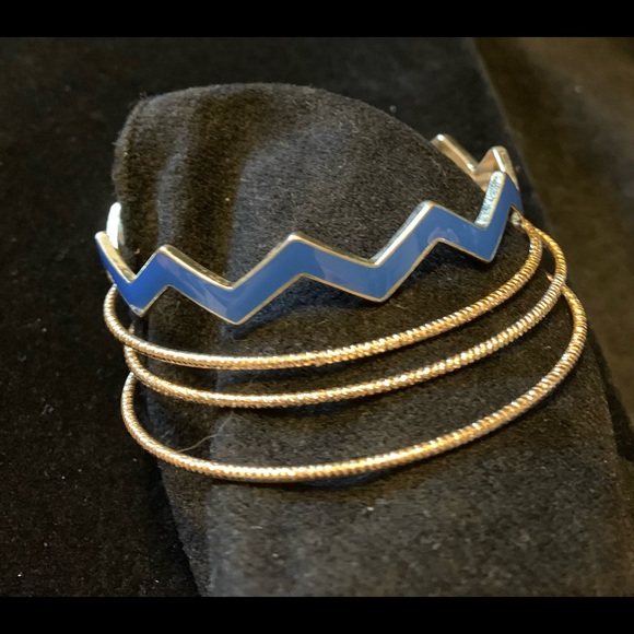 (4)Gold/Bangles 2.5” diameter. Blue/gold is zig zag design - Picture 2 of 4